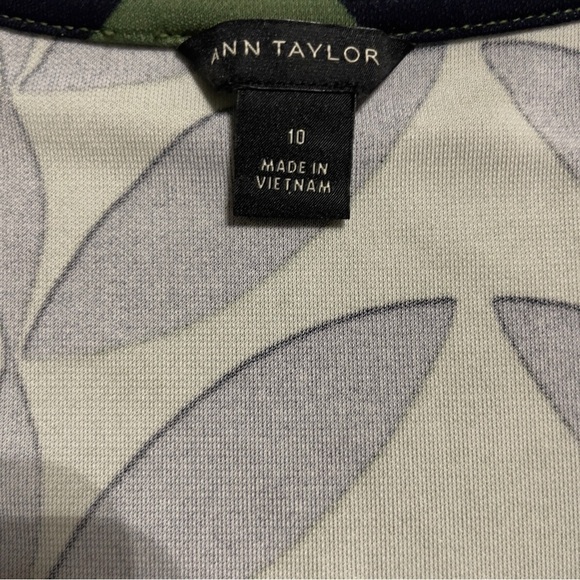 Ann Taylor Navy Leaf Print Wrap Dress size 10 - Picture 11 of 13